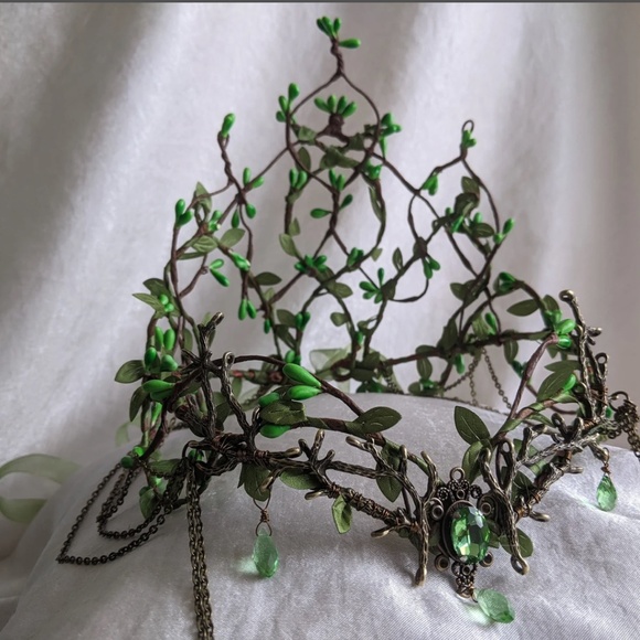Beautiful Forest Tiara with Bronze Charms - Picture 9 of 9